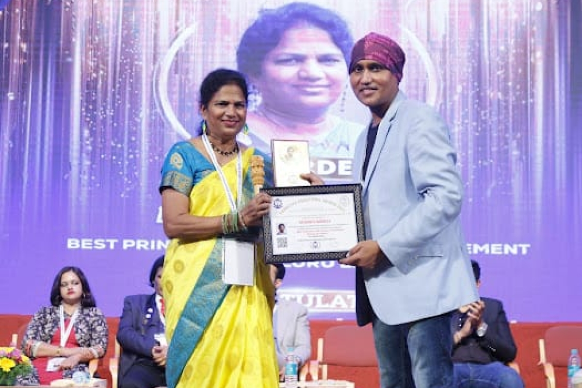 Dr Shanta Susheela recieved award from Karnataka Educational Awards 2024